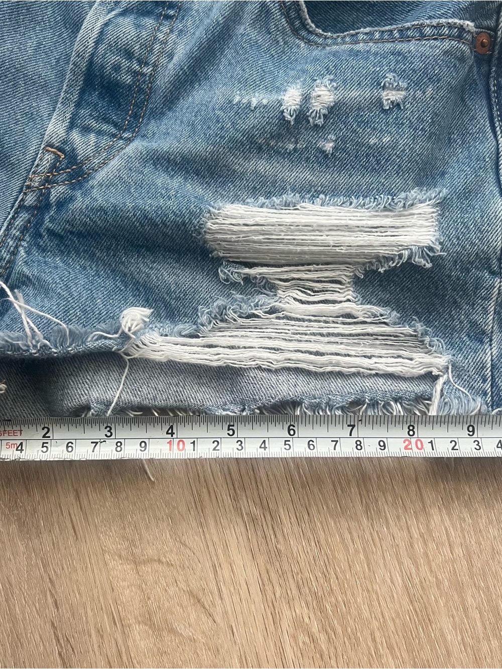 Levi’s 501 Cut Off Denim Shorts Womens W26 Blue Ripped Distressed Y2K Jorts - Picture 8 of 8